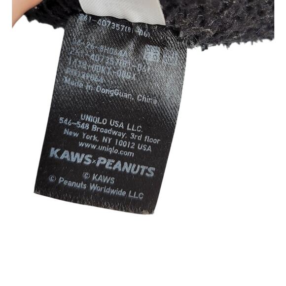 KAWS x Peanuts Snoopy Black Plush 20" Uniqlo Collab Limited Edition Stuffed Toy - Picture 16 of 16